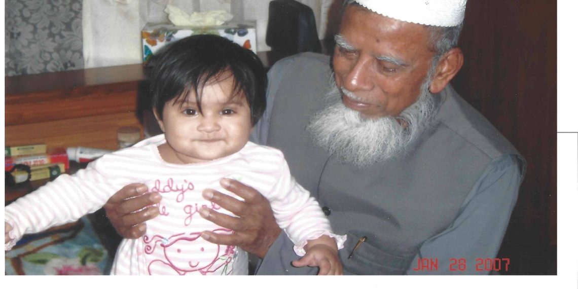 আদরের নাতনির সাথে