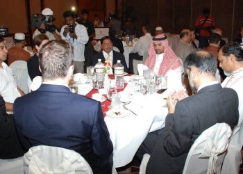 বিদেশি কূটনৈতিকদের সাথে